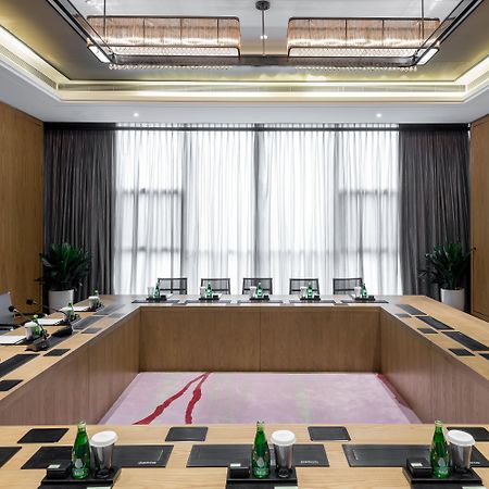 Отель Crowne Plaza Yibin By Ihg Экстерьер фото