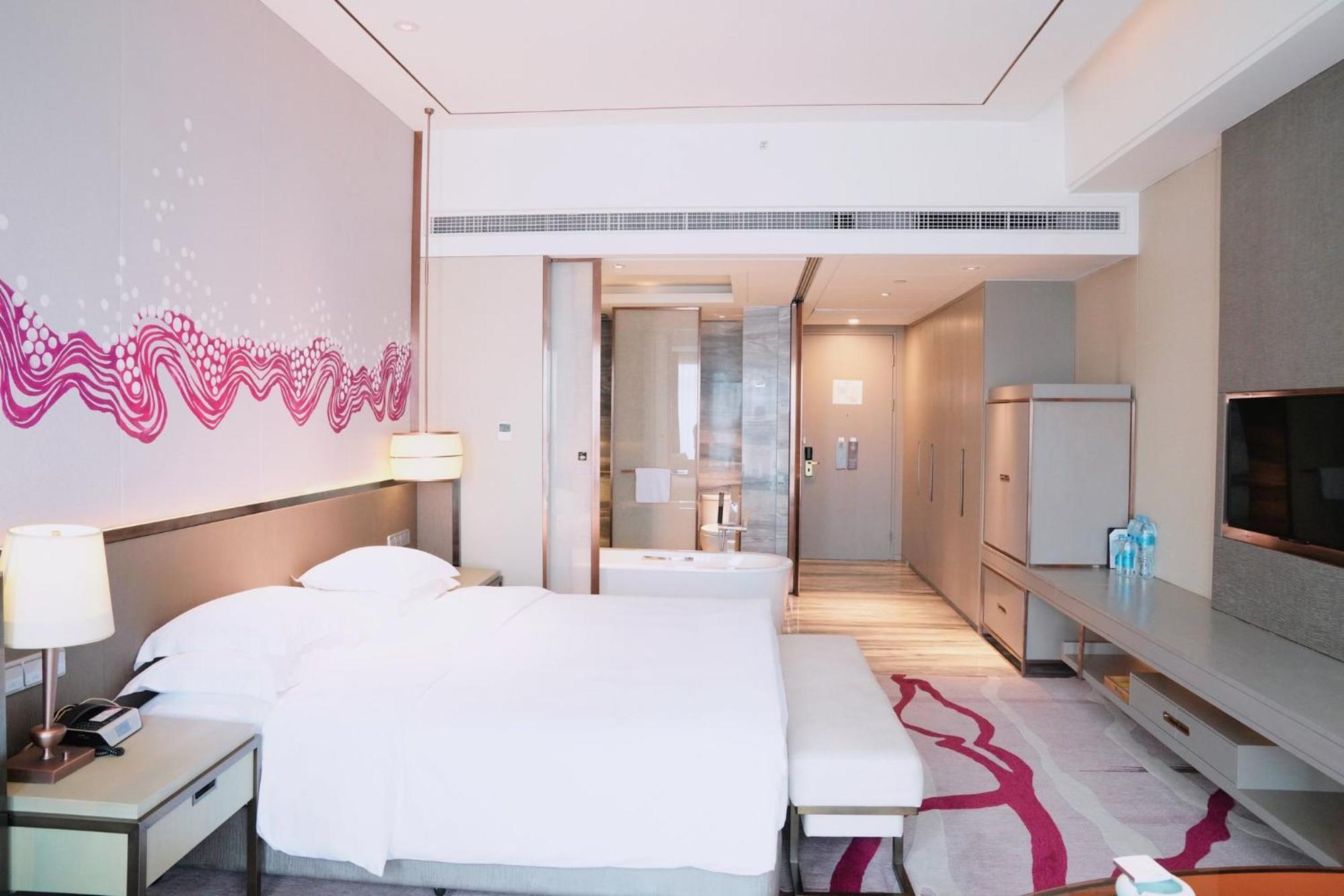 Отель Crowne Plaza Yibin By Ihg Экстерьер фото