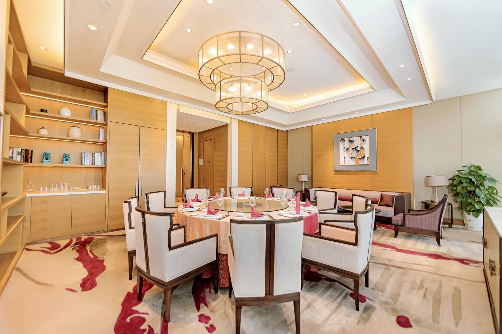 Отель Crowne Plaza Yibin By Ihg Экстерьер фото