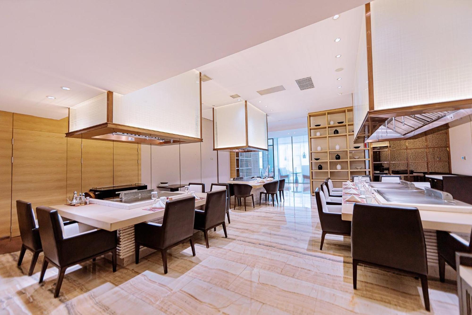 Отель Crowne Plaza Yibin By Ihg Экстерьер фото