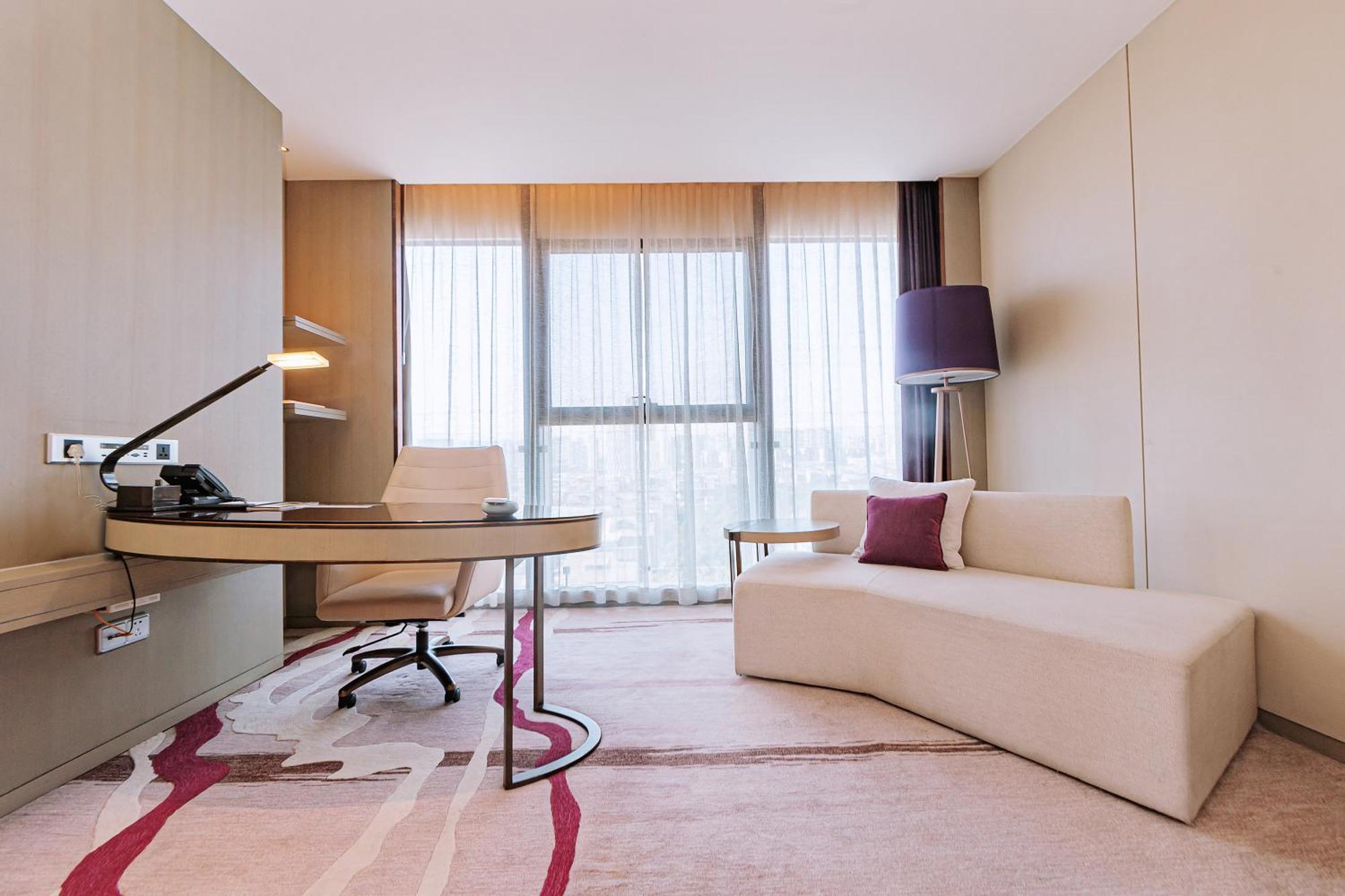 Отель Crowne Plaza Yibin By Ihg Экстерьер фото